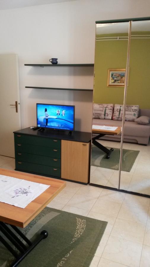 Apartments Soric ロヴィニ エクステリア 写真